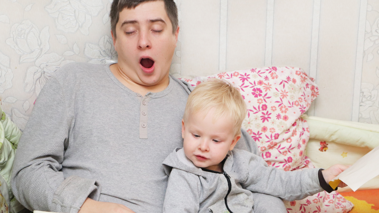 Dad doing bedtime with baby following the 4 steps for partners to be able to settle their baby